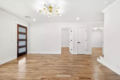 3122 E Archer St, Tulsa, OK 74110 photo 6