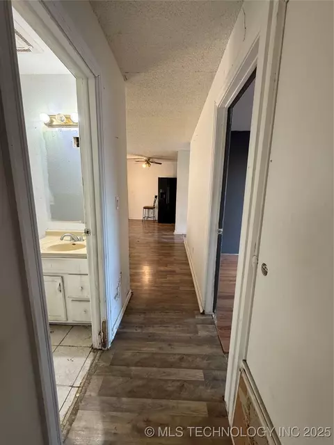 9112 E 48th St, Tulsa, OK 74145 photo 11