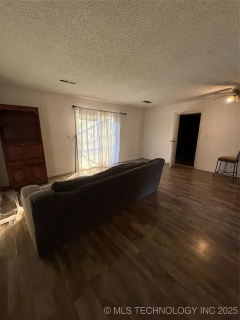 9112 E 48th St, Tulsa, OK 74145 photo 8
