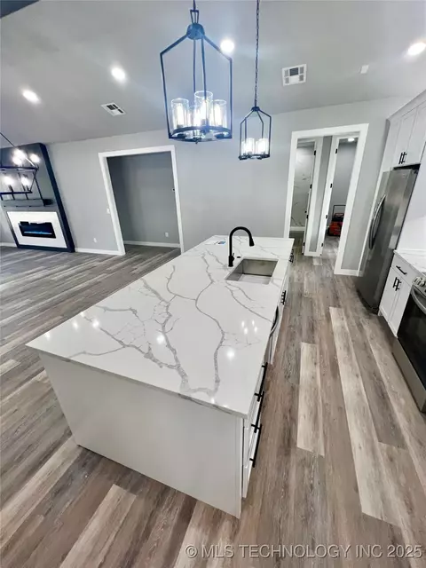 2 Tulsa Dr, Monkey Island, OK 74331 photo 3