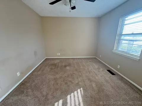 8023 E 58th Pl, Tulsa, OK 74145 photo 9