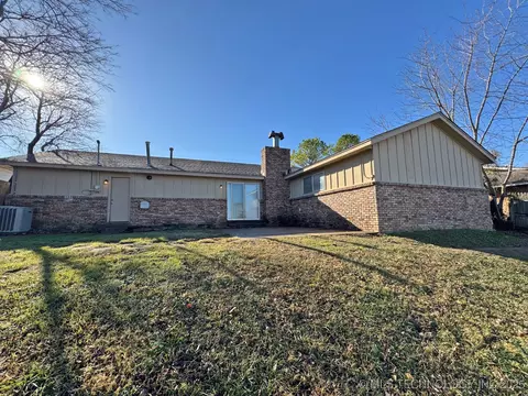 8023 E 58th Pl, Tulsa, OK 74145 photo 12