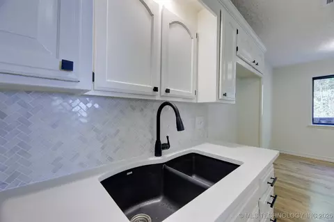 6907 E 61st Pl, Tulsa, OK 74133 photo 7