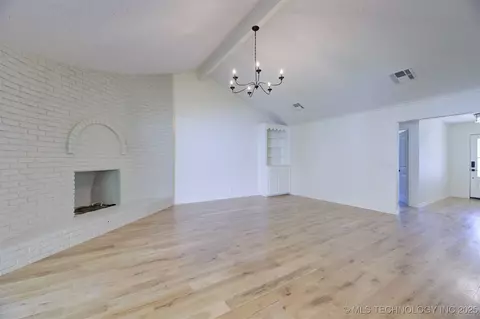 6907 E 61st Pl, Tulsa, OK 74133 photo 5