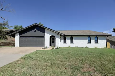 6907 E 61st Pl, Tulsa, OK 74133