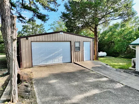 359 Pine, Eufaula, OK 74432 photo 10
