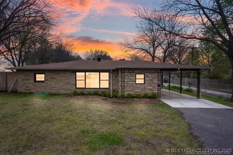 827 N Bristow St, Coweta, OK 74429