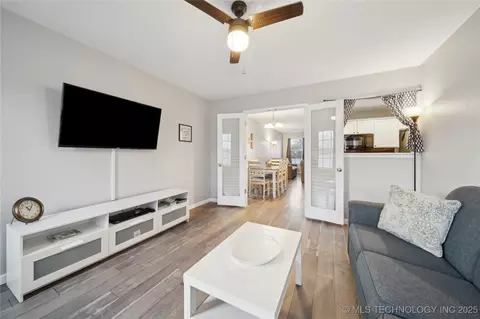 404 E Latimer Pl, Tulsa, OK 74106 photo 15