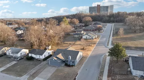 404 E Latimer Pl, Tulsa, OK 74106 photo 27