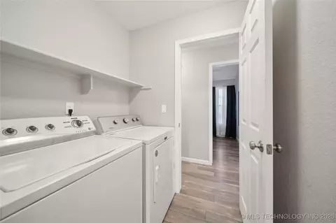 404 E Latimer Pl, Tulsa, OK 74106 photo 24