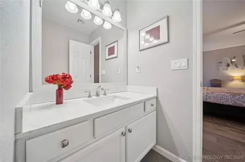 404 E Latimer Pl, Tulsa, OK 74106 photo 20