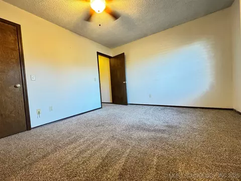 803 S Holmes Ave, Cushing, OK 74023 photo 20