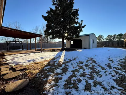 803 S Holmes Ave, Cushing, OK 74023 photo 26
