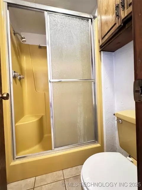 803 S Holmes Ave, Cushing, OK 74023 photo 9