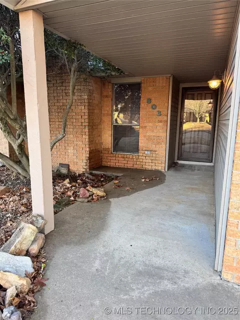 803 S Holmes Ave, Cushing, OK 74023 photo 2