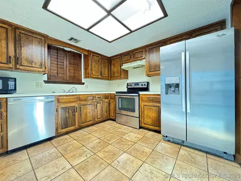 803 S Holmes Ave, Cushing, OK 74023 photo 12