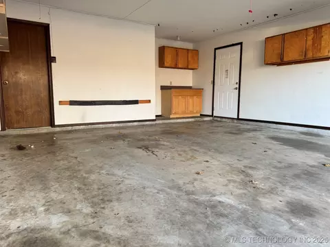 803 S Holmes Ave, Cushing, OK 74023 photo 24