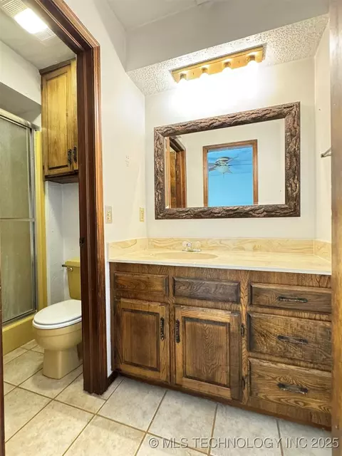 803 S Holmes Ave, Cushing, OK 74023 photo 8