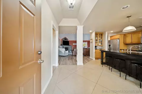 112 E Granger Pl, Broken Arrow, OK 74012 photo 5