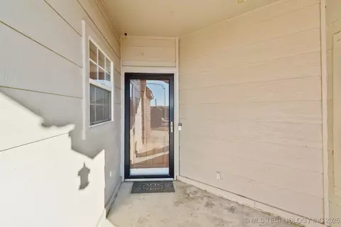 112 E Granger Pl, Broken Arrow, OK 74012 photo 4