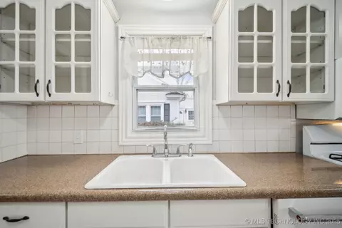 1732 E 14th Pl, Tulsa, OK 74104 photo 7