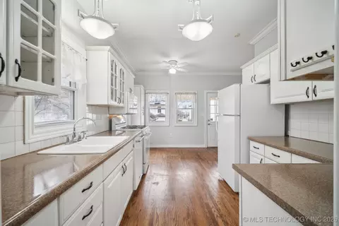 1732 E 14th Pl, Tulsa, OK 74104 photo 6