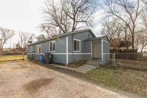 1738 E Latimer Pl, Tulsa, OK 74110 photo 1