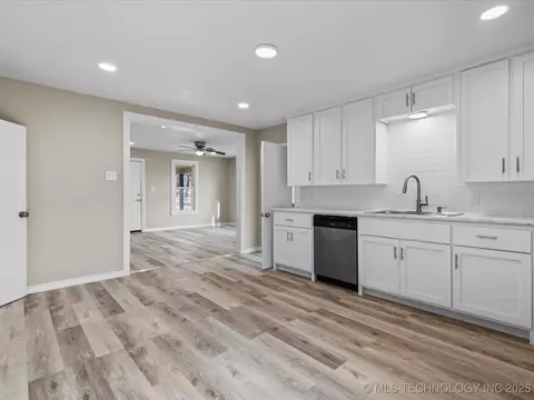 820 E 7th St, Dewey, OK 74029 photo 5