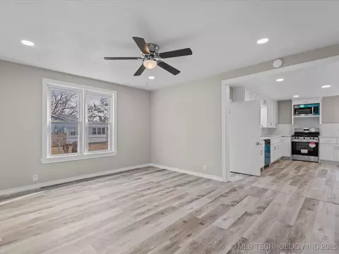 820 E 7th St, Dewey, OK 74029 photo 4