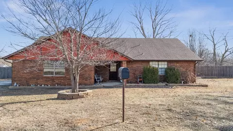 15539 S 299th East Ave, Coweta, OK 74429
