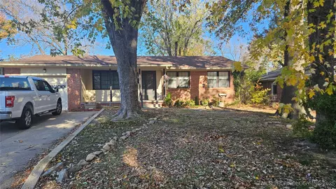 3719 E 38th St, Tulsa, OK 74135 photo 2