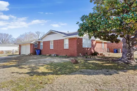 1505 E 54th Pl S, Tulsa, OK 74105 photo 3