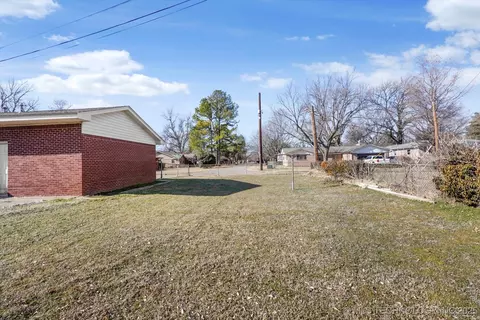 1505 E 54th Pl S, Tulsa, OK 74105 photo 24