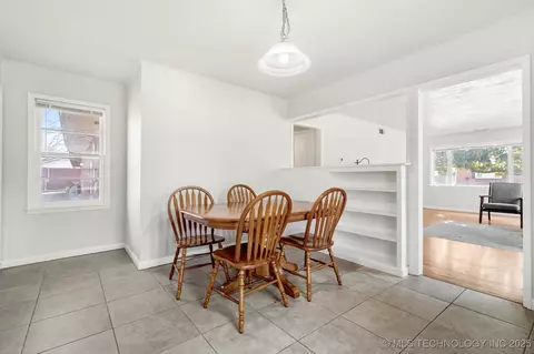 1505 E 54th Pl S, Tulsa, OK 74105 photo 9