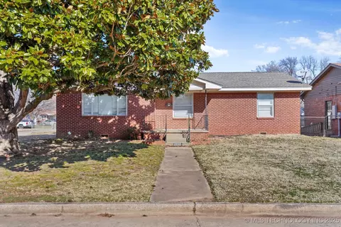 1505 E 54th Pl S, Tulsa, OK 74105