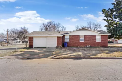 1505 E 54th Pl S, Tulsa, OK 74105 photo 4