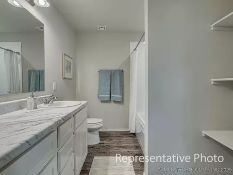 8318 E Queens St, Broken Arrow, OK 74014 photo 6