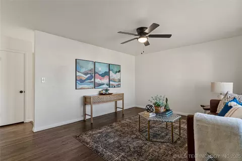 8920 E Latimer Pl, Tulsa, OK 74115 photo 3