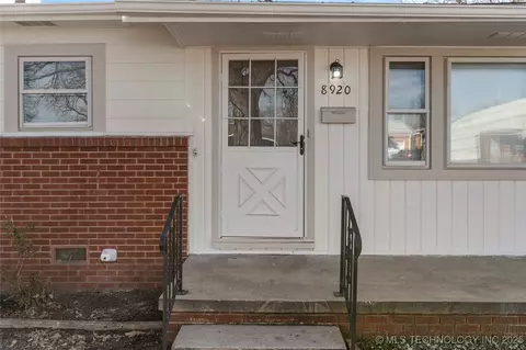 8920 E Latimer Pl, Tulsa, OK 74115 photo 2
