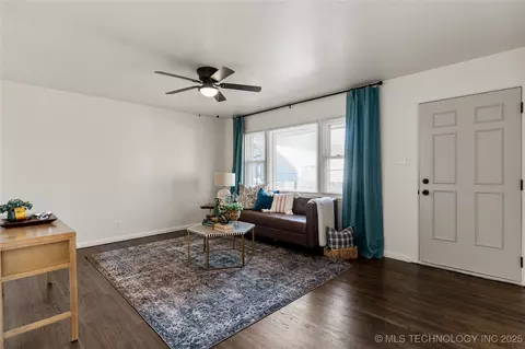 8920 E Latimer Pl, Tulsa, OK 74115 photo 4