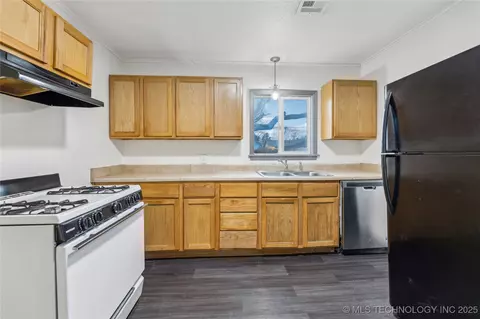 308 E 45th Ct, Tulsa, OK 74105 photo 8