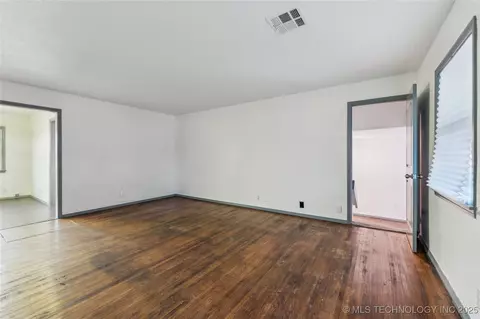 308 E 45th Ct, Tulsa, OK 74105 photo 3