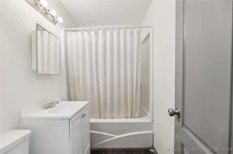 308 E 45th Ct, Tulsa, OK 74105 photo 13