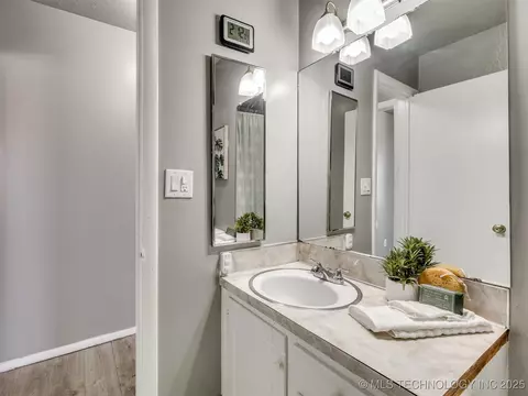 2426 E 59th Court 1, Tulsa, OK 74105 photo 27