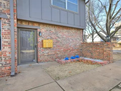 2426 E 59th Court 1, Tulsa, OK 74105 photo 2