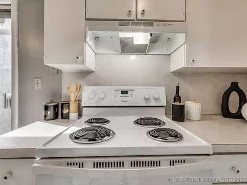 2426 E 59th Court 1, Tulsa, OK 74105 photo 19