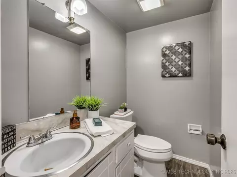 2426 E 59th Court 1, Tulsa, OK 74105 photo 31