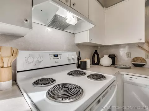 2426 E 59th Court 1, Tulsa, OK 74105 photo 18