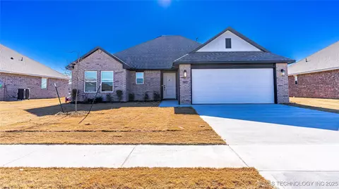 27750 E 109th Pl S, Coweta, OK 74429
