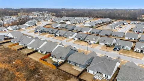2012 E Union St, Broken Arrow, OK 74011 photo 36